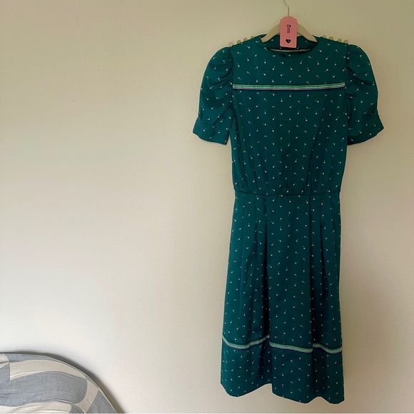 Vintage Print Dress w Pleat Bottom and Button Shoulders - Picture 5 of 8